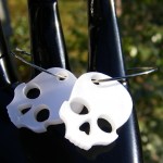 Skull Earrings in Pearl